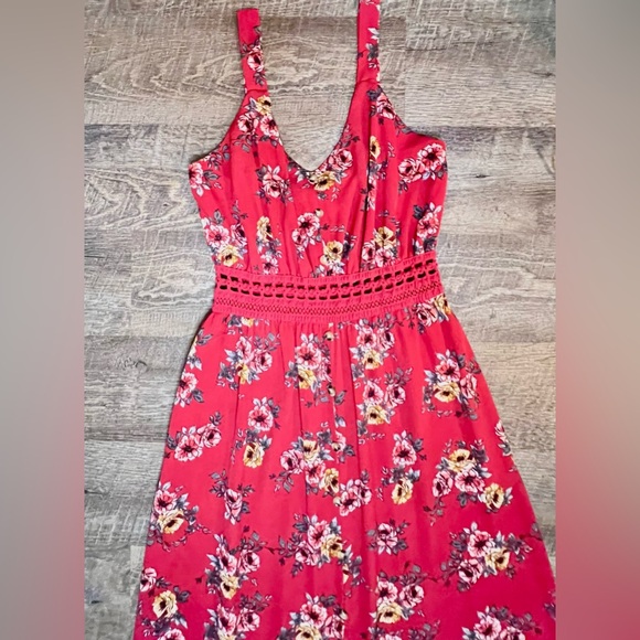 I.N. San Francisco Red Floral Maxi Dress Medium Boho Crochet Waist Slit - Picture 6 of 15